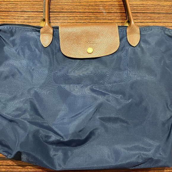Longchamp Handbags - Longchamp Large Nylon Shoulder Tote